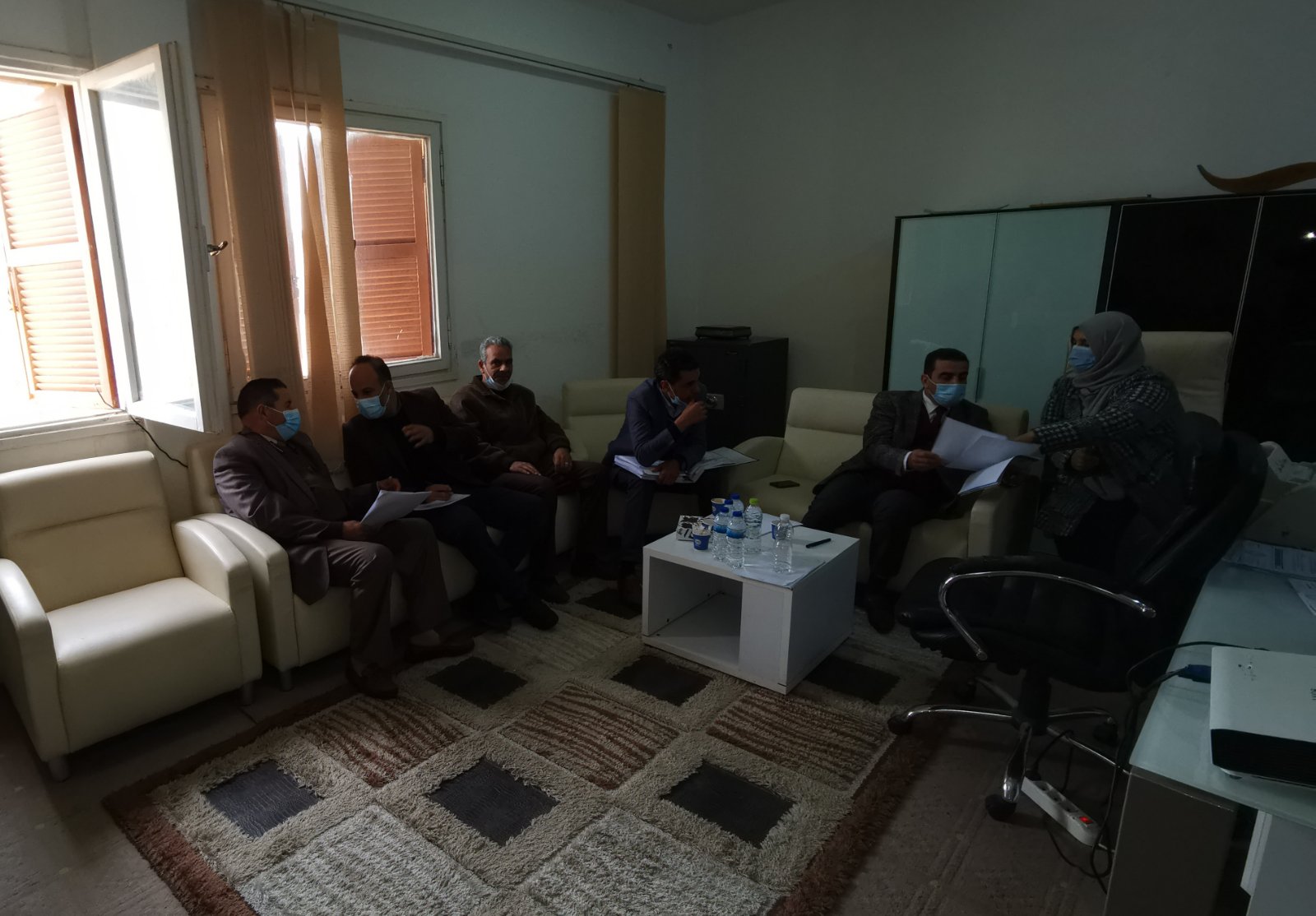 لقاء جمع فريق الدراسة الذاتية للكلية مع كل من السادة  بالمركز الوطني لضمان الجودة والسادة من مكتب ضمان الجودة بالجامعة