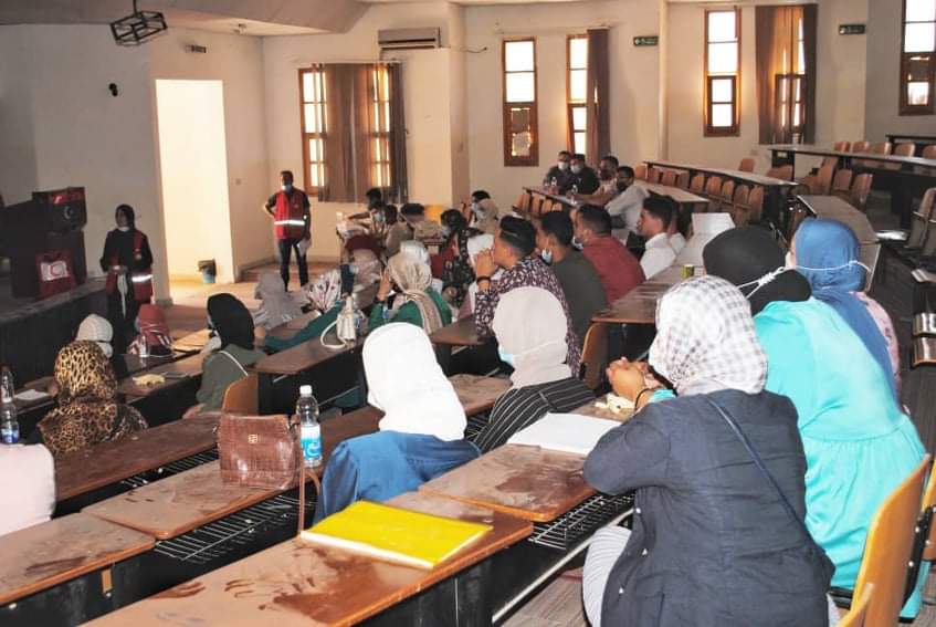إختتام فعاليات الدوره التدريبية الاسعافات الأولية لطلبة كلية طب وجراحة الفم والأسنان بجامعة الزاوية