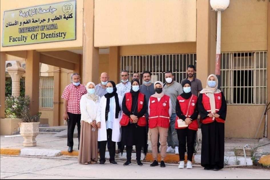 حملة تلقي اللقاح ضد فايروس كورونا بكلية طب وجراحة الفم والأسنان بالزاوية